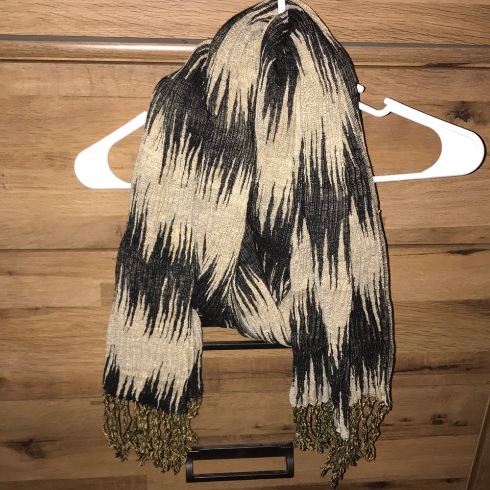 Black and gold scarf